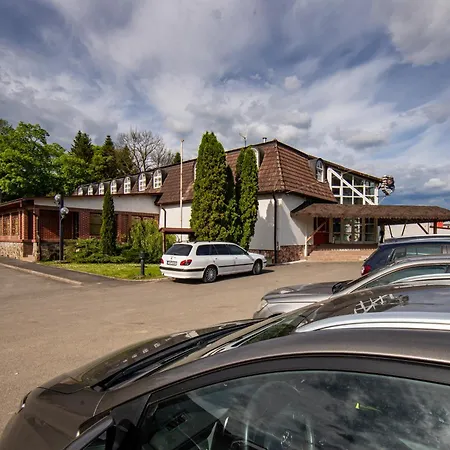 Armales ホテル Stakčín